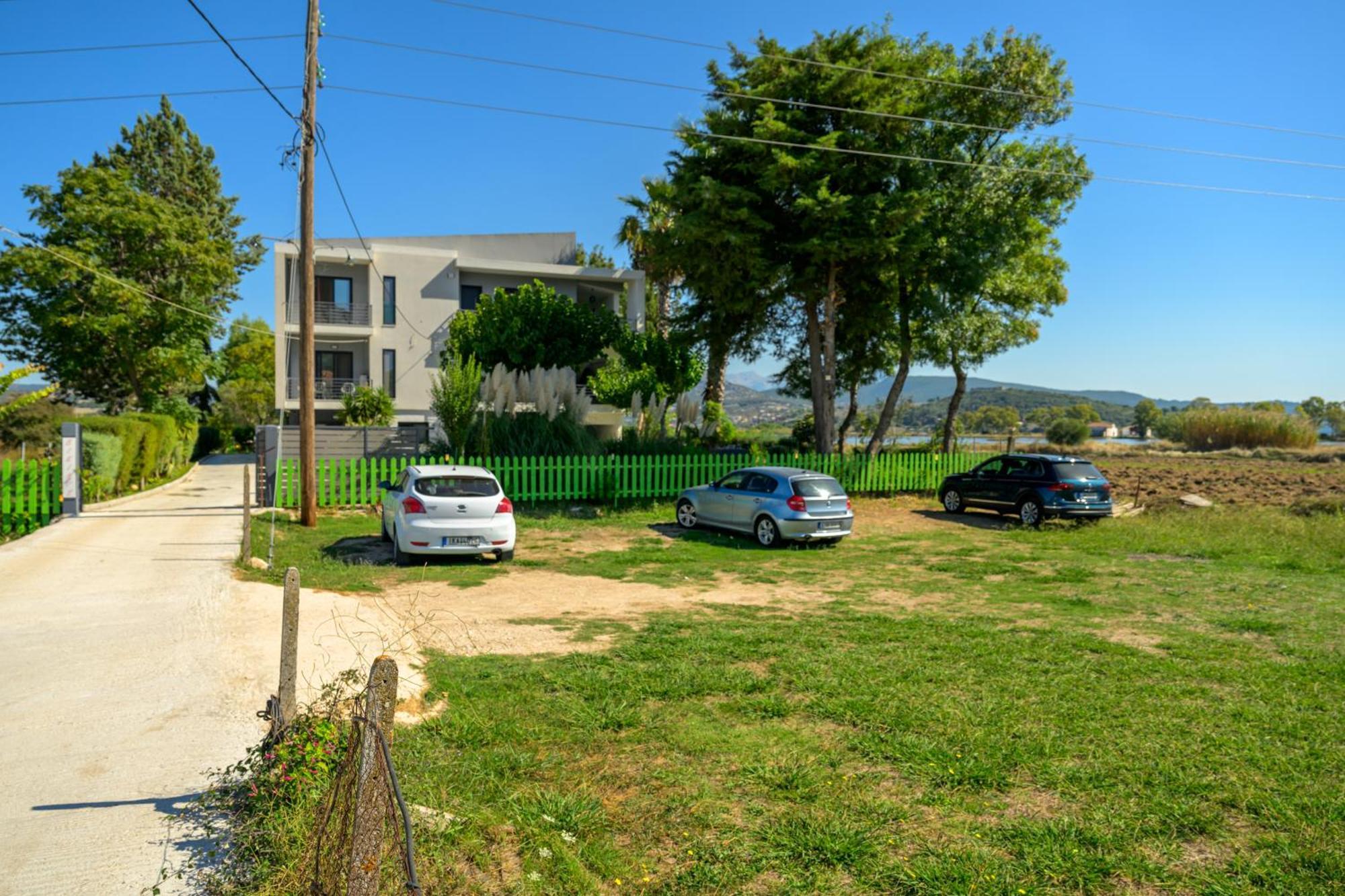 Bikini Apartments Kariotai Luaran gambar